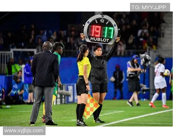 中国女足明星球员引领风潮 聚焦中国足球队未来发展与挑战