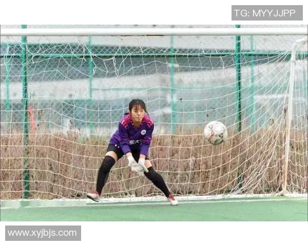 足球球星邂逅美丽女孩书写绿茵场内外浪漫传奇故事 足球球星邂逅美丽女孩书写绿茵场内外浪漫传奇故事