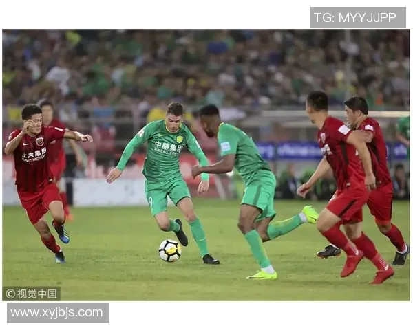 蓝球迷如何通过视频平台观看足球赛事精彩瞬间的全新体验解析 蓝球迷如何通过视频平台观看足球赛事精彩瞬间的全新体验解析